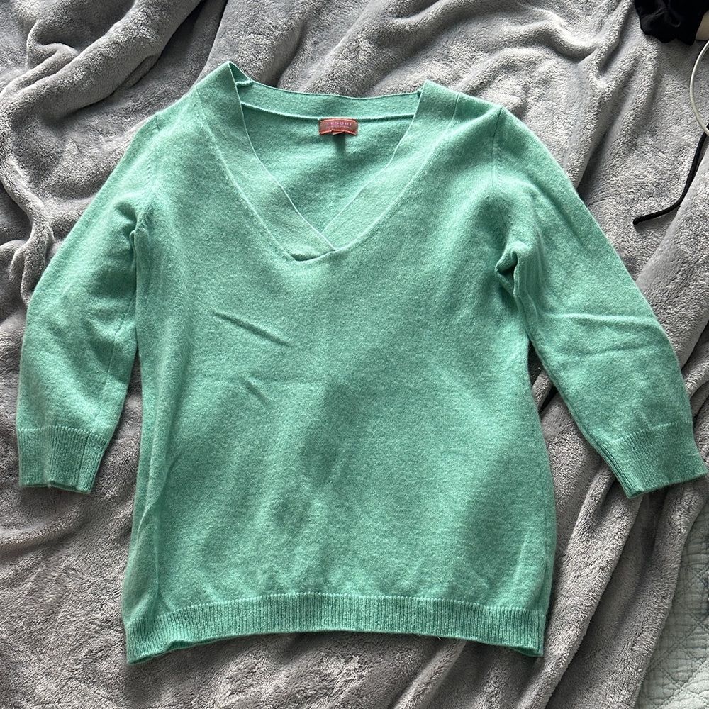 Tesori Light Green V-Neck Sweater 100% Cashmere